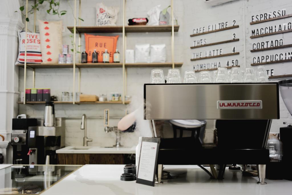 Ambrose House & Cafe - Self Check-In Guesthouse 몬트리올 외부 사진